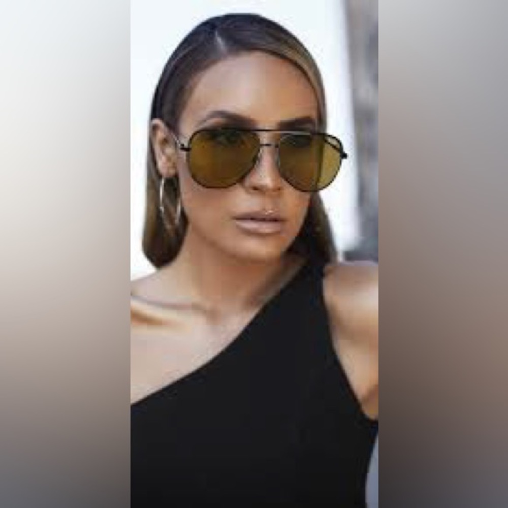 Quay X Desi Sahara Olive Green Sunglasses NWT